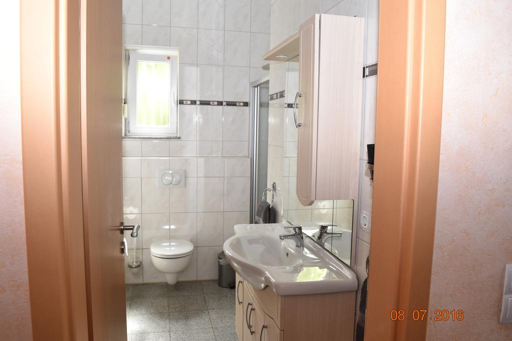 Ferienweingut Borens Wiltingen Esterno foto